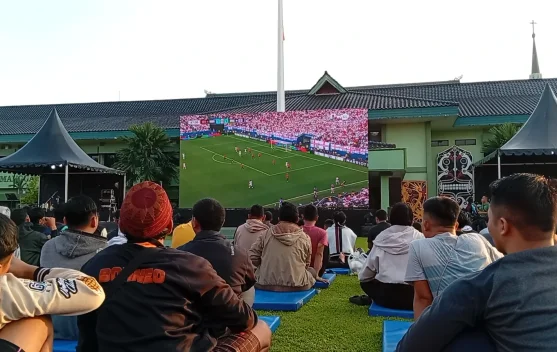 Nobar Piala Dunia di Makorem 091 Jadi Magnet Ribuan Warga Samarinda