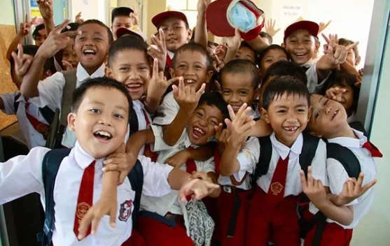 Membangun Pertemanan di Hari Pertama Masuk Sekolah