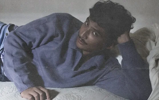 Ray Shabir Debut lewat Falling, Kisahkan Kebiasaan Jatuh Cinta
