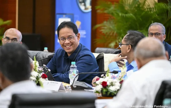 Pemerintah Bahas Tarif Depo Peti Kemas dan Perizinan Hutan