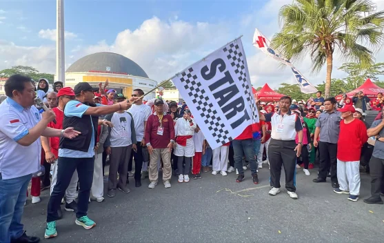 Wagub Kaltim Buka Jalan Sehat Ika Pakarti di Balikpapan Angkat Ekonomi lewat UMKM