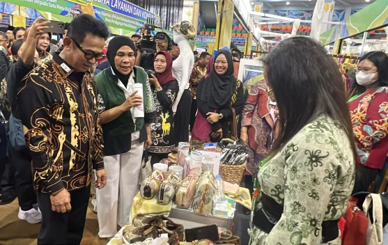 Wastra & Kriya Ramah Lingkungan Balikpapan Pikat Mahligai Nusantara