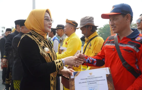 Pemkab Berau Beri Penghargaan Penanganan Karhutla di HUT ke-73