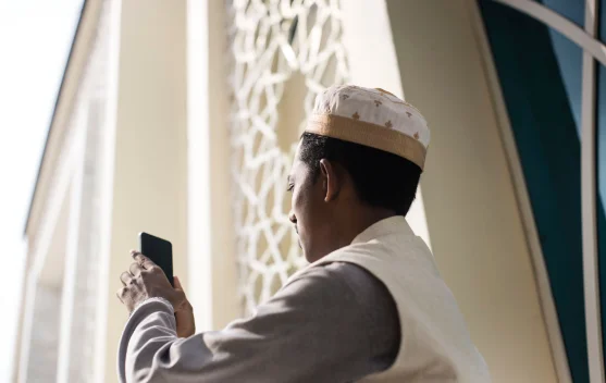 Tantangan Amar Makruf Nahi Mungkar di Era Digital