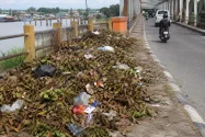 Halo RRI: Sampah Menumpuk Ganggu Kawasan Jembatan 1 Samarinda