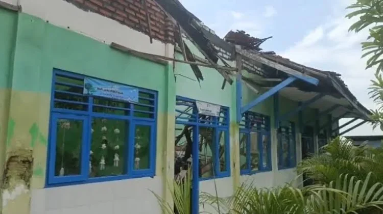 Ratusan SD di Sampang Alami Kerusakan Bangunan