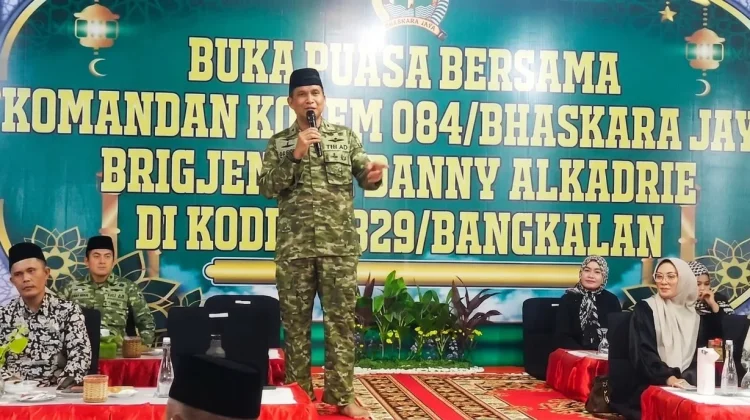 Danrem 084/Bhaskara Jaya Buka Puasa Bersama dan Santuni Anak Yatim di Bangkalan