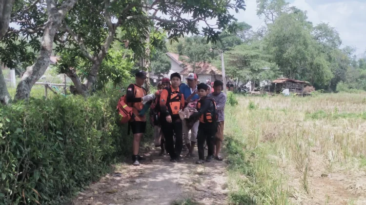 Lansia Hilang Sehari Ditemukan Selamat di Sungai Daleman