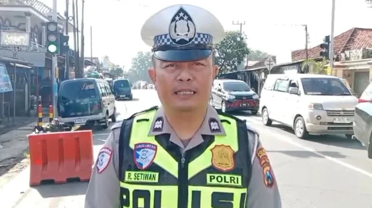 Arus Mudik Bangkalan Padat, Pasar Patemon Krodit