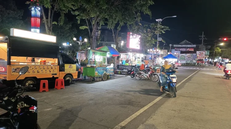 Takbir Keliling di Sampang, Gerakkan Perekonomian UMKM