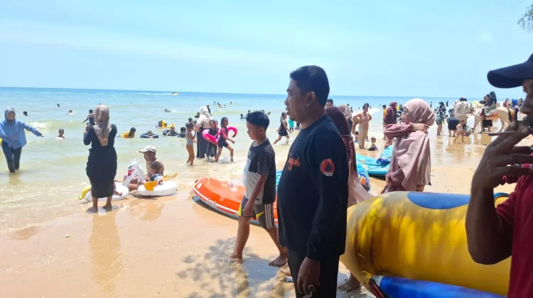 Pengamanan Pantai Lon Malang Diperketat Selama Libur Lebaran