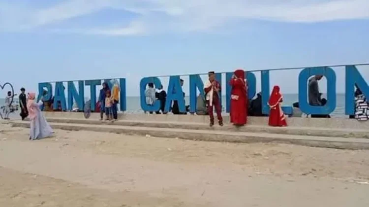 Halo RRI: Warga Keluhkan Sampah di Pesisir Camplong yang Mengancam Ekosistem Laut