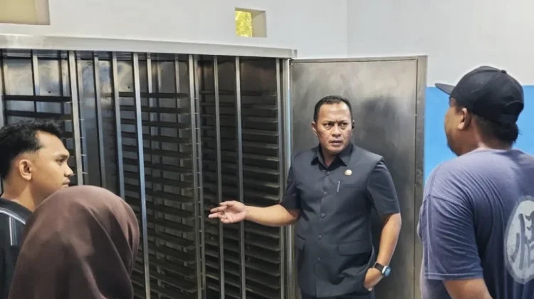 Ketua Satgas MBG Pamekasan Sidak Kelayakan Higiene Dapur Pademawu