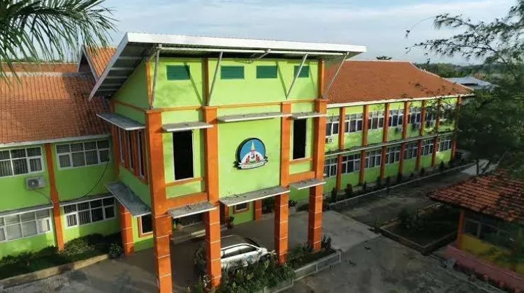SMKN 1 Sampang Tanamkan Hemat Energi Siswa