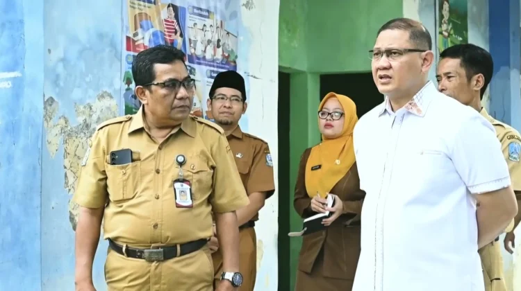 Sekolah di Sampang Didorong Jadi Pelopor Gerakan Hemat Energi