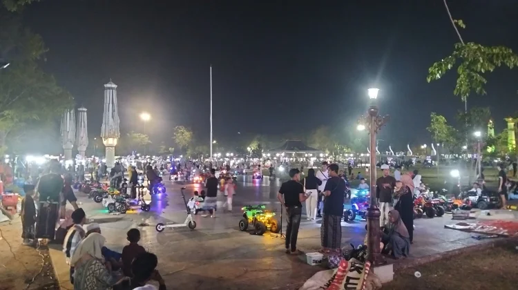 Alun-alun Trunojoyo Sampang Jadi Pilihan Berwisata