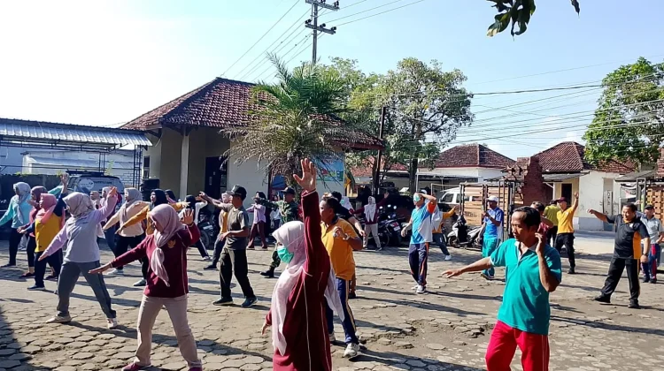 Warga Arosbaya Bangkalan Antusias Ikuti CKG dan Senam Bersama