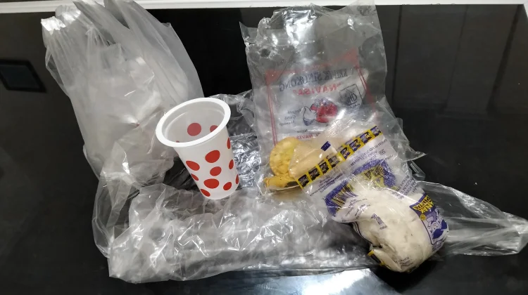 Strategi Mengurangi Sampah Plastik dalam Kehidupan Sehari-hari