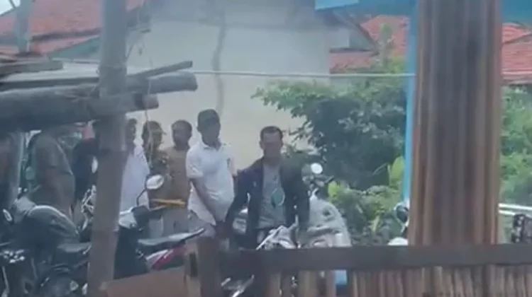 Polisi Gerebek Sabung Ayam di Bangkalan, 9 Orang Diamankan