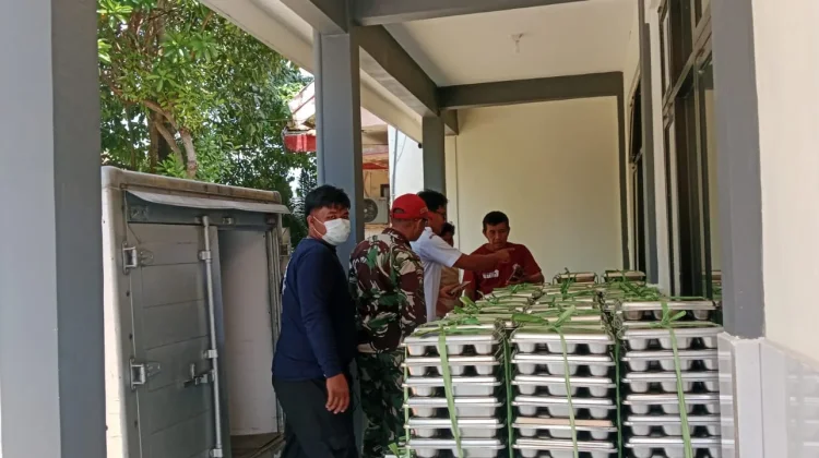 Babinsa Dampingi Distribusi MBG di Desa Martajasah Bangkalan