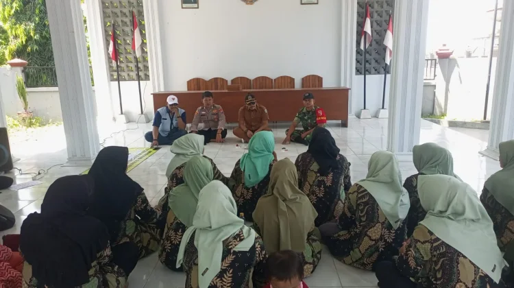 Penyaluran BLT dan Insentif di Bangkalan Dikawal TNI-Polri