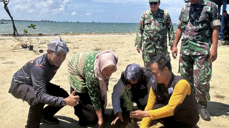 Aksi Penanaman Pohon di Sampang pada Peringatan Hari Bumi 2026