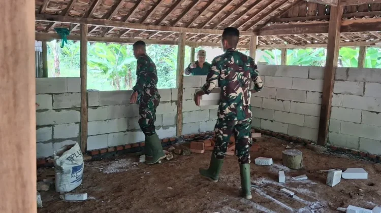 TMMD Bangkalan Renovasi Rumah Warga Jadi Hunian Layak