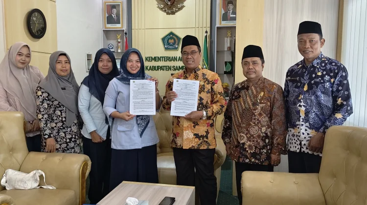 Perkuat Syiar Islam, RRI Sampang dan Kemenag Teken MoU