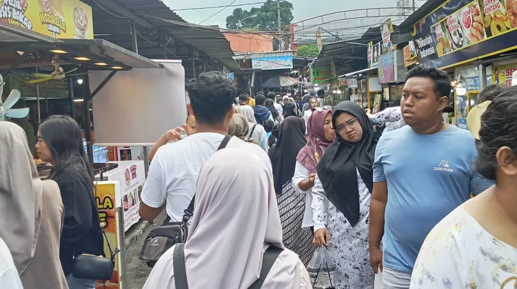 Menikmati Liburan di Alun-alun Kota Batu