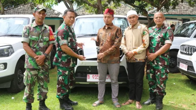 Puluhan Koperasi Merah Putih di Pamekasan Menerima Bantuan Pikap Operasional