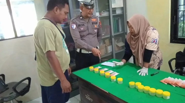 Awak Bus Jamaah Haji Sampang Jalani Tes Urine, Semua Negatif Narkoba