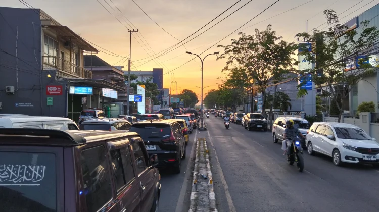 Menjelang Keberangkatan CJH Kawasan Wahid Hasyim Sampang Padat