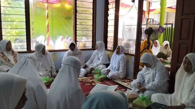 Tradisi Tasyakuran Warnai Keberangkatan CJH Sampang