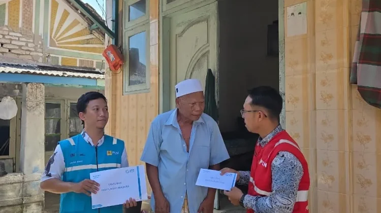 YBM PLN UP3 Madura Salurkan Santunan untuk Lansia Dhuafa