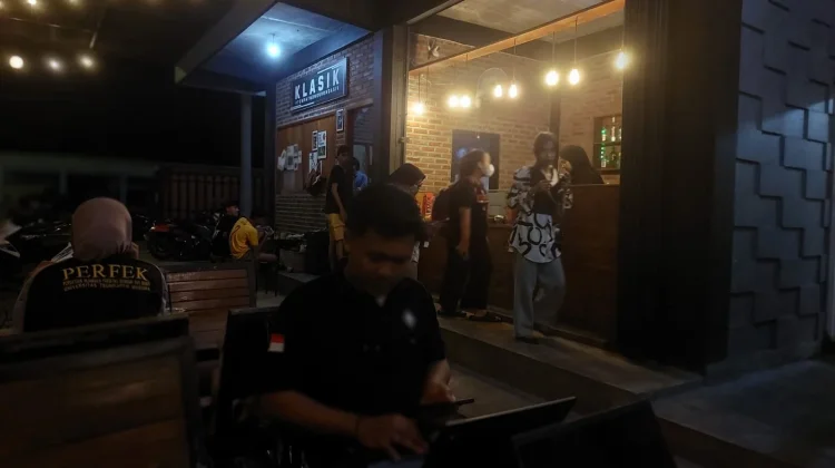 Kafe Klasik: Dari Hobi Nongkrong ke Ruang Edukatif Mahasiswa