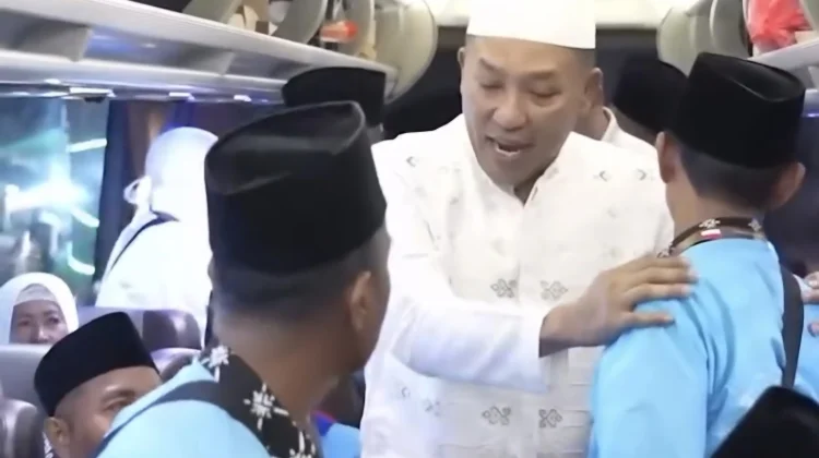Jemaah Haji Sampang Dirawat, Keberangkatan Ditunda