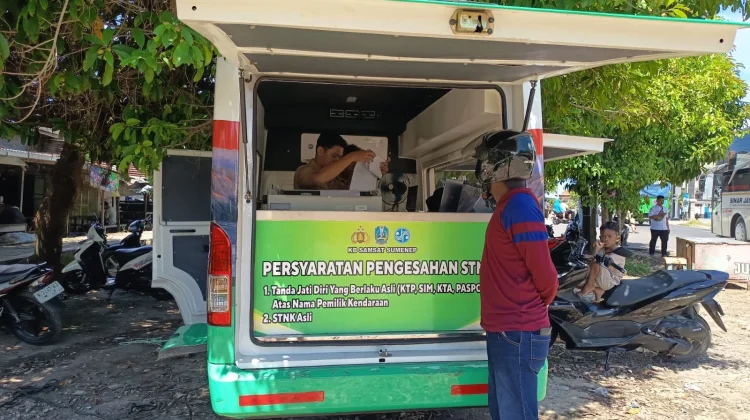 Sekitar 50 Wajib Pajak Manfaatkan Samsat Keliling di Saronggi