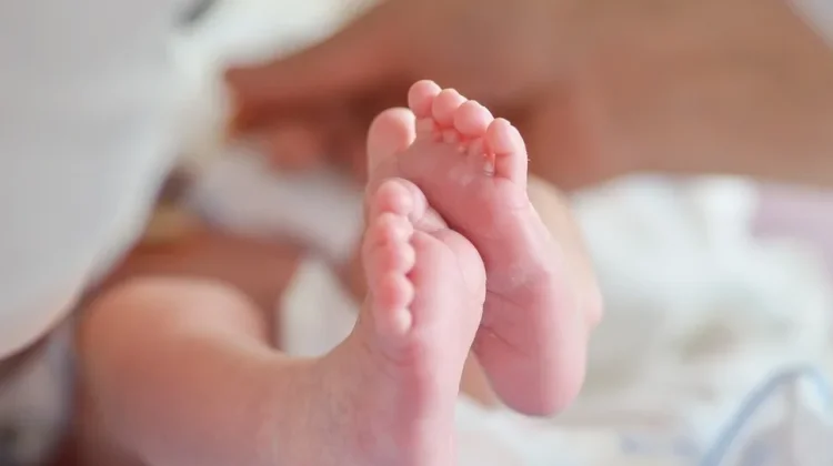 Bayi Perempuan Lahir di dalam Bus saat Ibu Mudik dari Solo ke Pamekasan