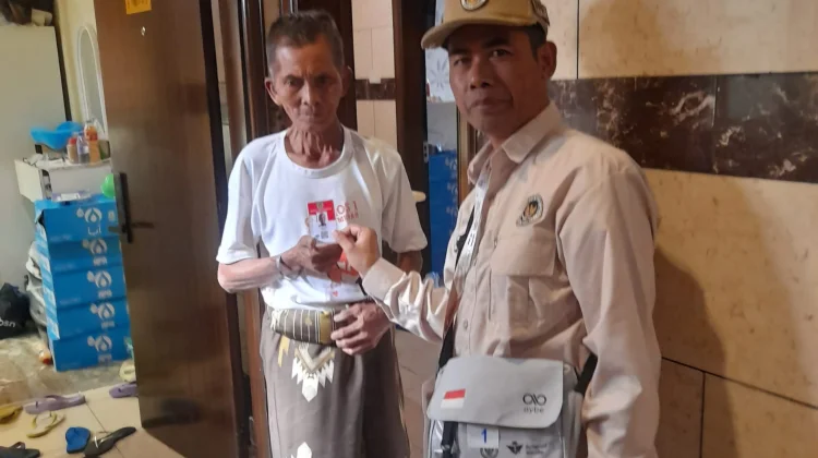 Respons Cepat Ketua Kloter SUB 67 Bantu Jamaah Kehilangan Kartu