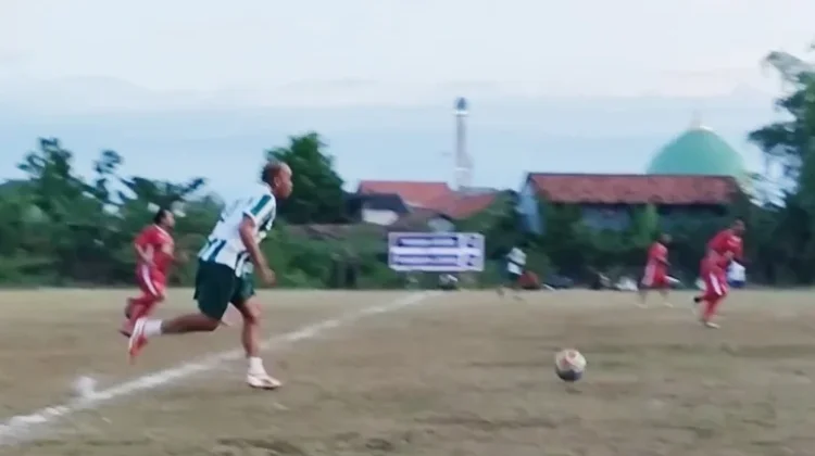 Meriah, Laga Legenda Persebaya All Star vs Legenda Persesa di Pembukaan U40