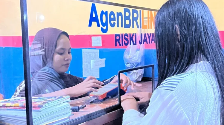Dari Alergi Bank, Agen BRILink Menjadi Pusat Perbankan Warga Desa