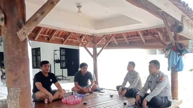 Patroli Dialogis Polsek Sokobanah Pastikan Wilayah Sampang Aman Kondusif