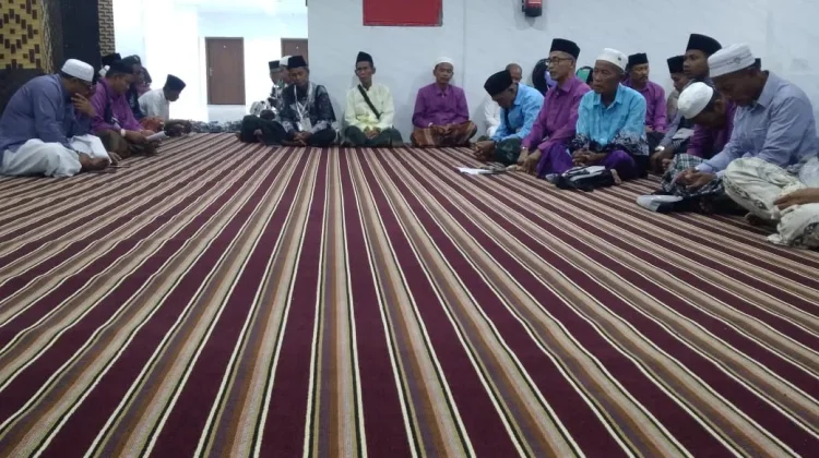 Isi Waktu Luang, Jemaah Haji Kloter 67 Gelar Istighotsah dan Pemeriksaan Kesehatan