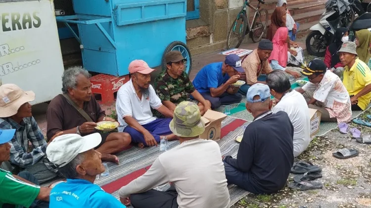 Warung Sedekah di Pamekasan, Pembeli Bayar Seikhlasnya