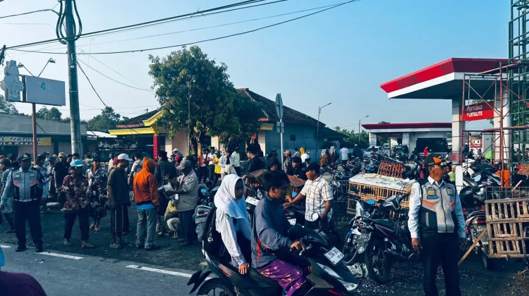 Menjelang Idul Adha, Kemacetan Panjang di Pasar Blega dan Patemon Bangkalan