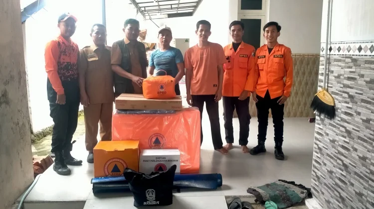 BPBD Sampang Gerak Cepat Salurkan Bantuan ke Korban Angin Kencang