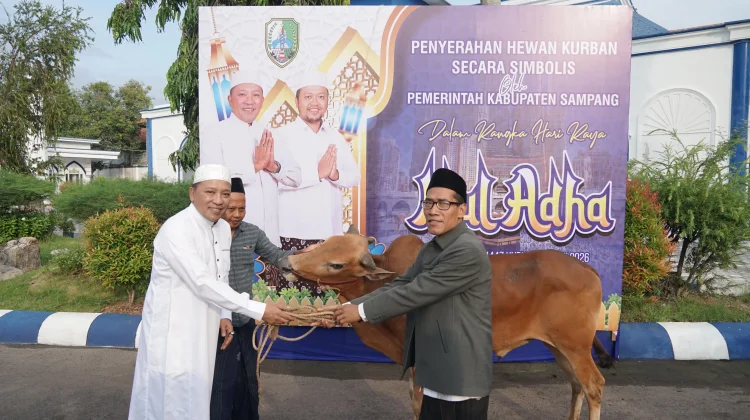 Idul Adha 2026, Pemkab Sampang Salurkan Puluhan Hewan Kurban
