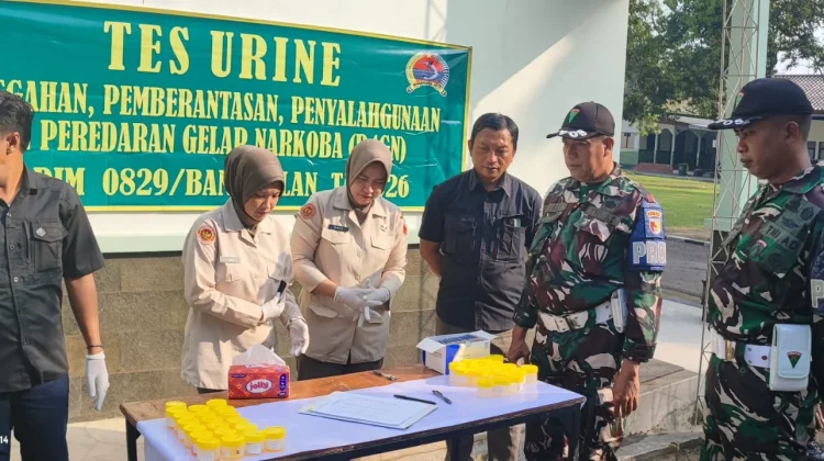 Pastikan Bersih Narkoba, Kodim Bangkalan Gelar Tes Urine Acak untuk Prajurit