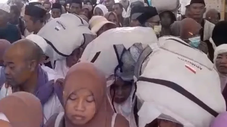 Usai Armuzna, Jemaah Haji Kloter SUB 67 Bergeser ke Mekkah