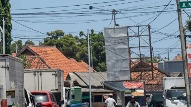 Libur Idul Adha Masih Terasa, Antrean Kendaraan masih Padati Pelabuhan Kalianget